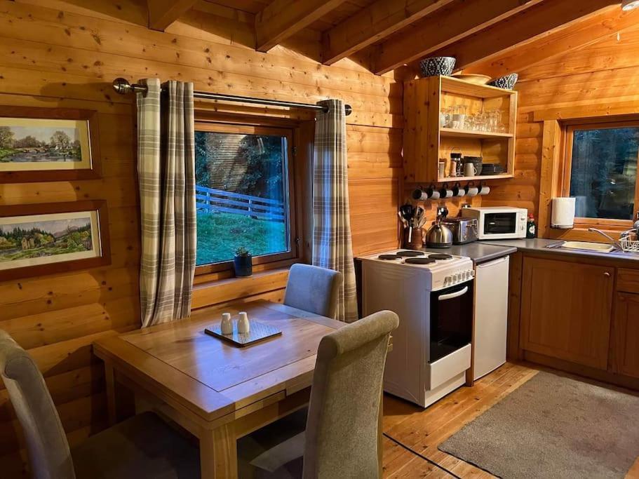 Riverside Lodge In Killiecrankie Bridge of Tilt Экстерьер фото